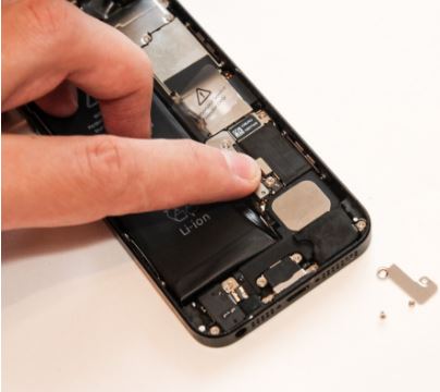 remplacer la batterie de l'iphone - étape 7