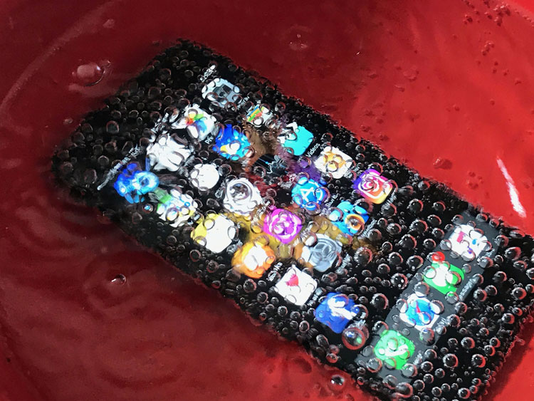 iphone 8 Water Resistant